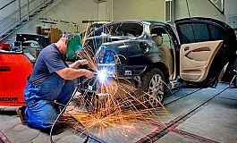 5 bästa karossreparationstjänster i Jekaterinburg